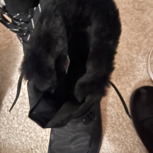 Gorgeous brand new Sorel Fur lined waterproof  boots and Ajar fur lined black - Picture 13 of 14